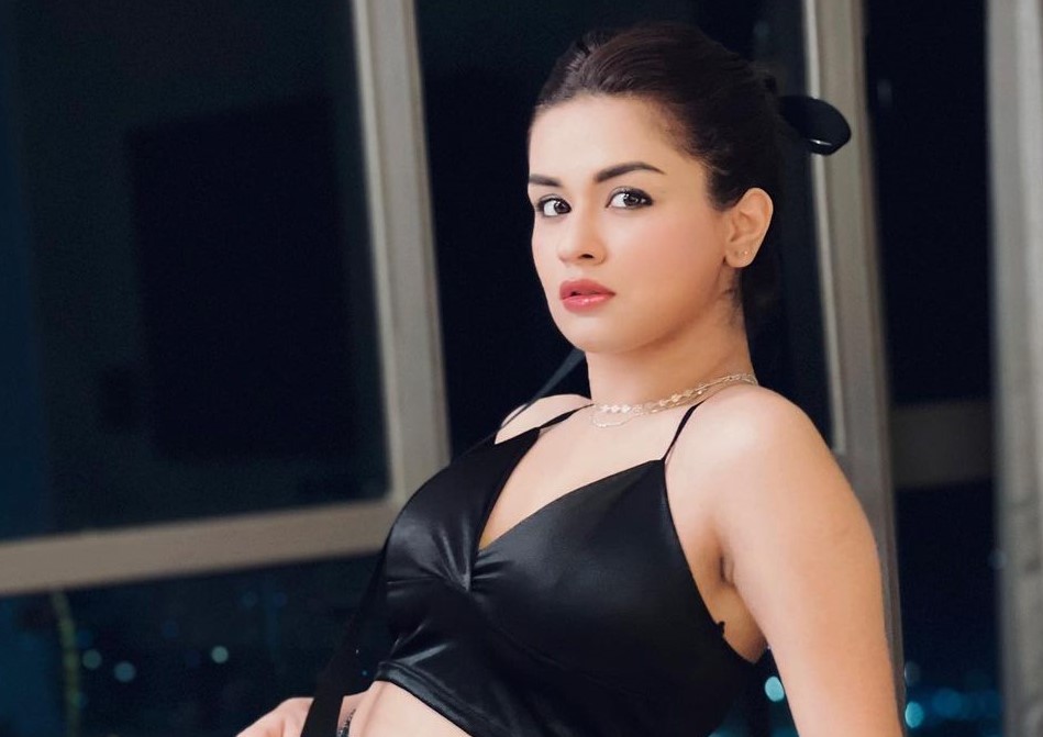 Avneet Kaur shared bold photos wearing black saree, fans went crazy after seeing her killer style Avneet Kaur shared bold photos wearing black saree, fans went crazy after seeing her killer style