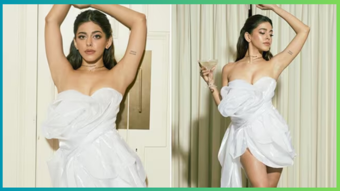 Alaya F gave sizzling poses in off shoulder mini dress, see photos Alaya F gave sizzling poses in off shoulder mini dress, see photos