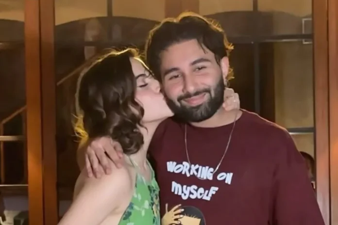 urfi-javed-orry Urfi Javed openly kissed Ori, on the question of marriage he said- why won't I do it