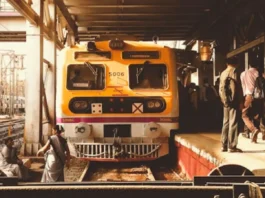 Mumbai local train : GRP arrests notorious Mumbai local train thief, recovers goods worth over ₹1.28 lakh