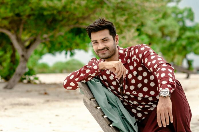 Bigg Boss Fame Amaal Mallik Warns Trolls