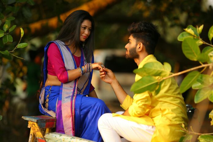 Bhooth Bangla Buzz: Manoj Desai Slams Akshay Kumar’s Release Strategy – Bhojpuri Film Industry Update